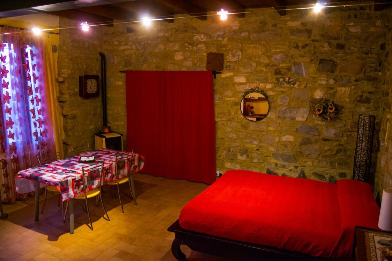L'Angolo Di Verlano Canossa Kültér fotó